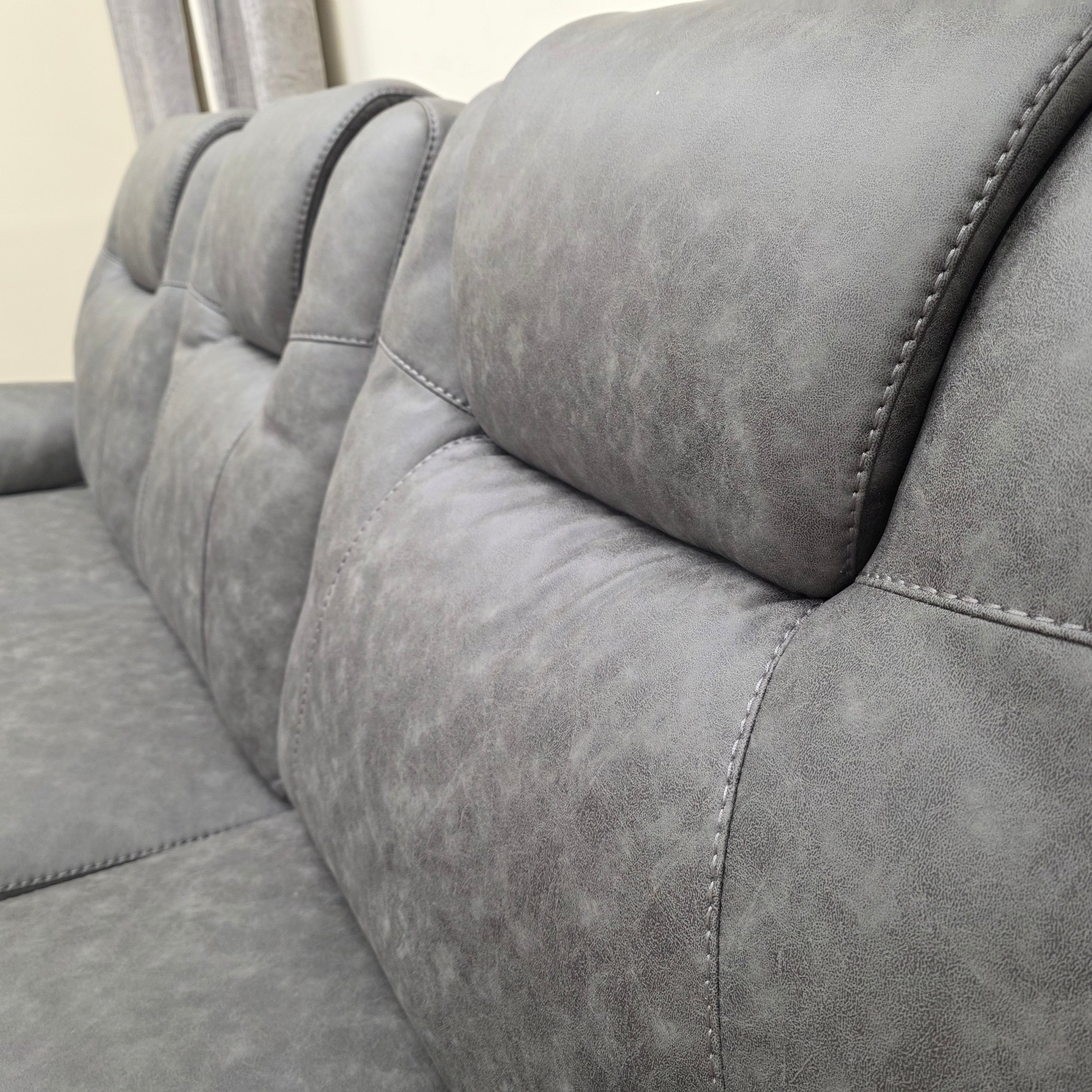 The Albly 3+2+1 Recliner Sofa Set